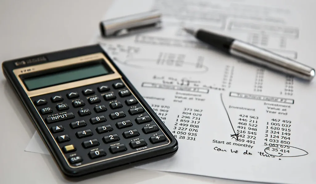 financial-ratios-cheat-sheet-overview – A comprehensive cheat sheet displaying key financial ratios and formulas for quick reference.